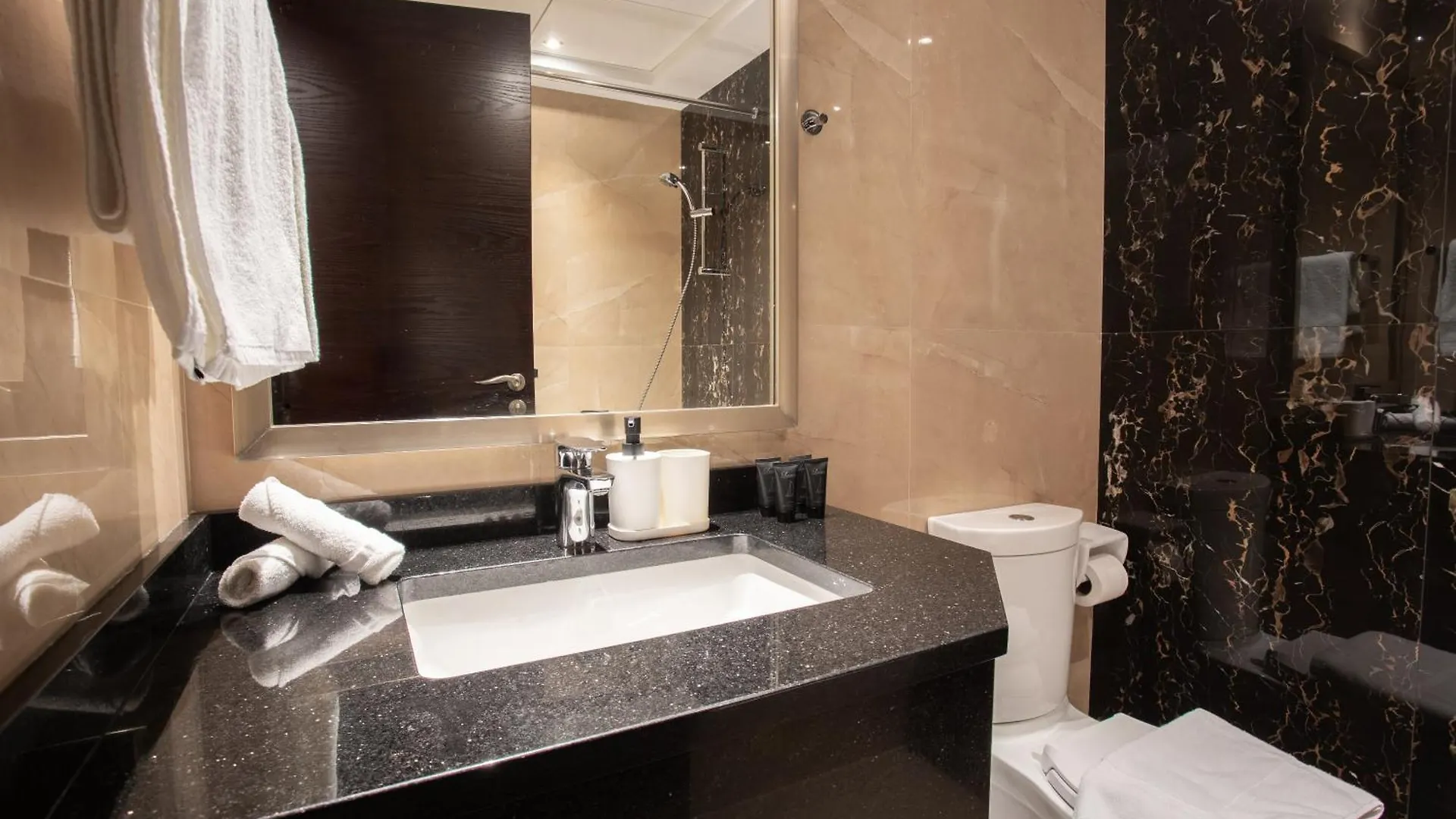 Modern Studio Elite Downtown Residence 1 Dubai